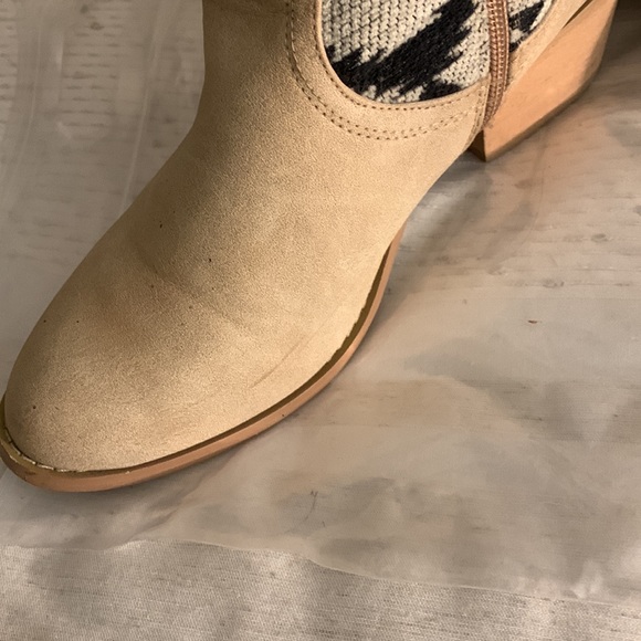 Francesca’s Ankle Boot - Picture 7 of 7